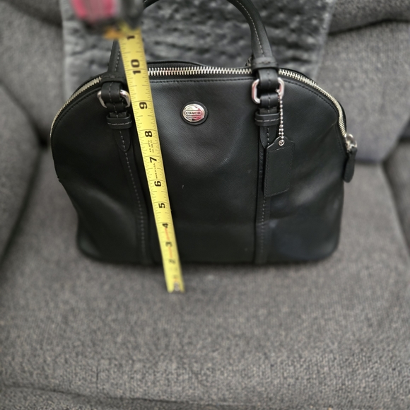 Coach Black Leather Women's Bag - Picture 3 of 8